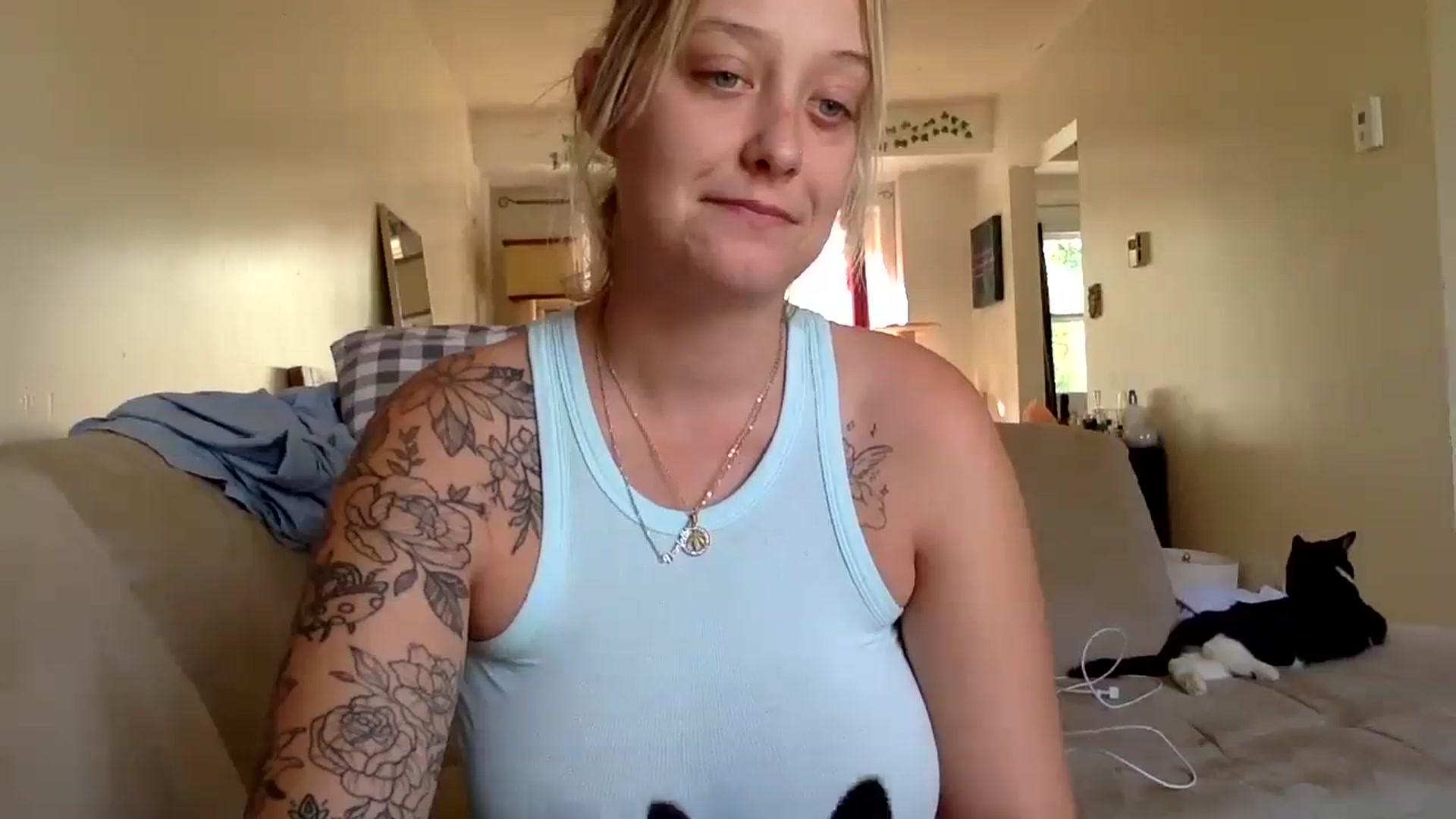 Gallery image thumbnail from DaniiAngel's myfreecams stream on, 10/24/2023, 18:21 image 20 of 20
