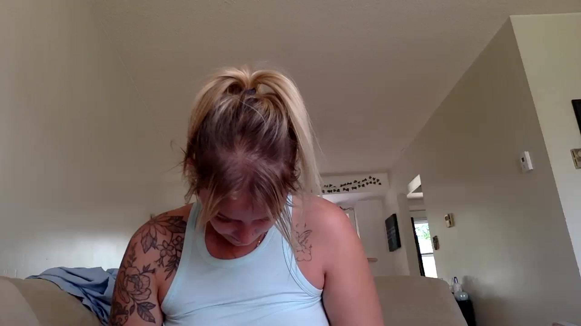 Gallery image thumbnail from DaniiAngel's myfreecams stream on, 10/24/2023, 18:21 image 3 of 20