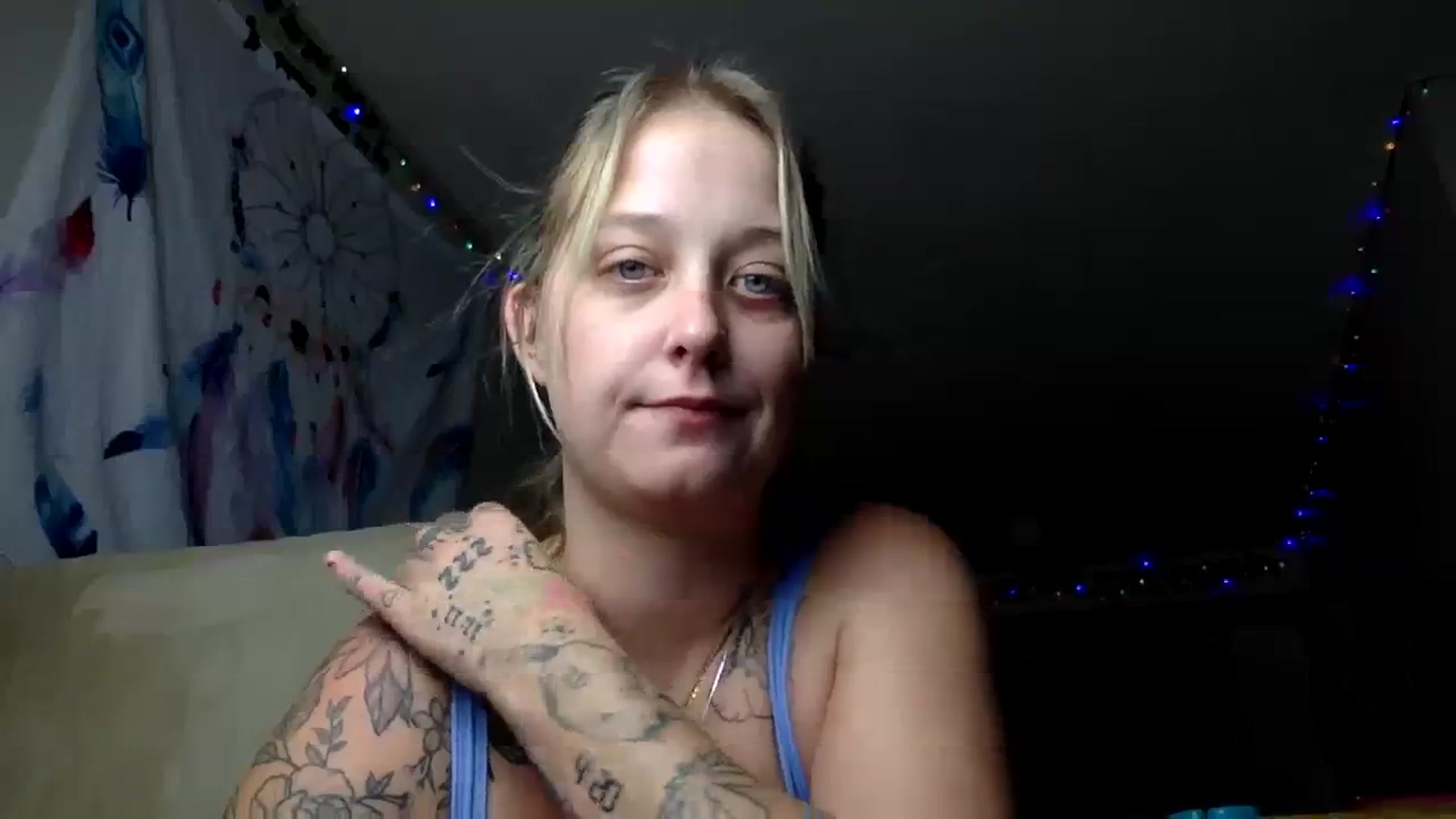 Gallery image thumbnail from DaniiAngel's myfreecams stream on, 12/17/2023, 22:55 image 6 of 20