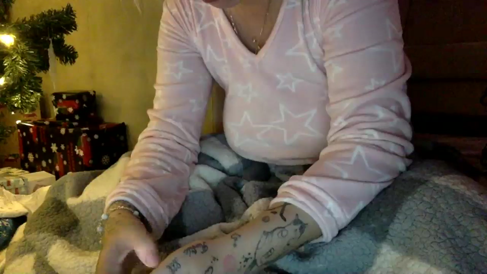 Gallery image thumbnail from DaniiAngel's myfreecams stream on, 12/18/2023, 04:00 image 10 of 20