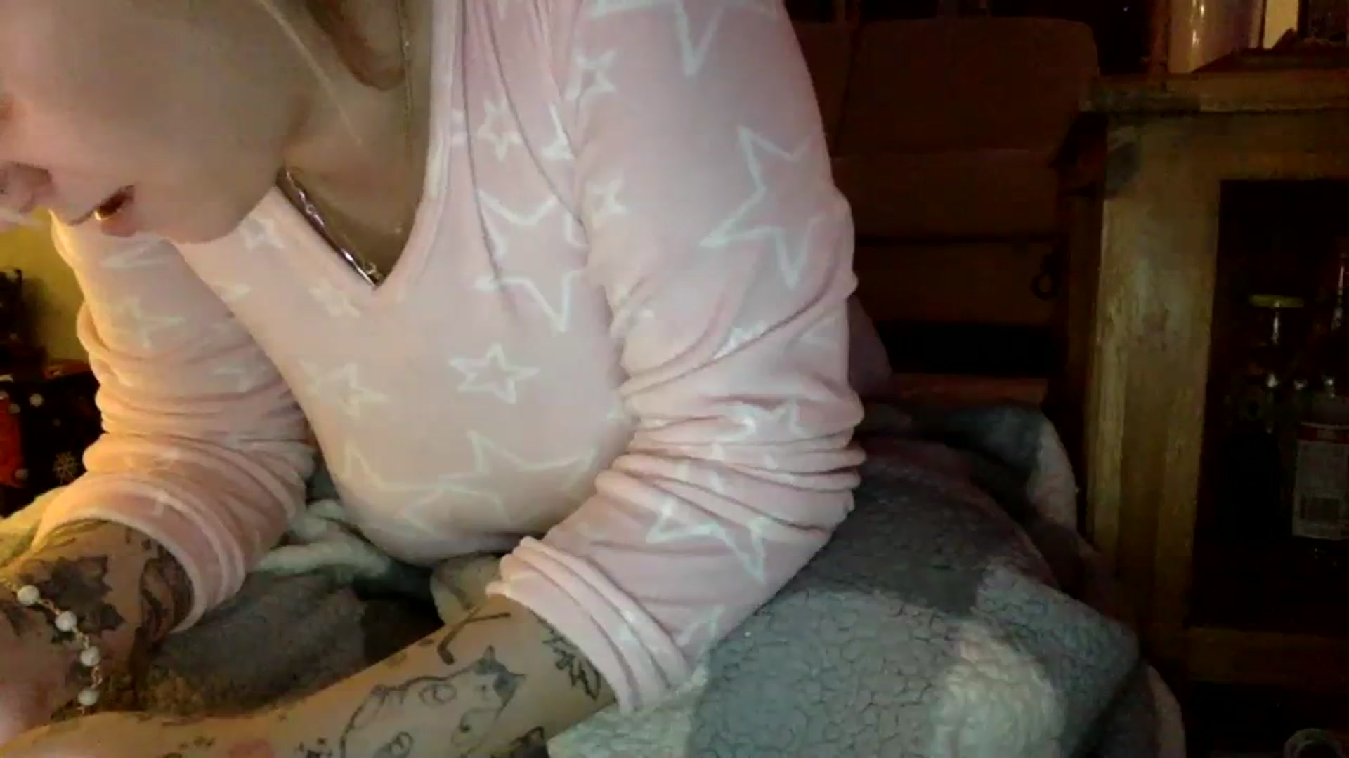 Gallery image thumbnail from DaniiAngel's myfreecams stream on, 12/18/2023, 04:00 image 2 of 20