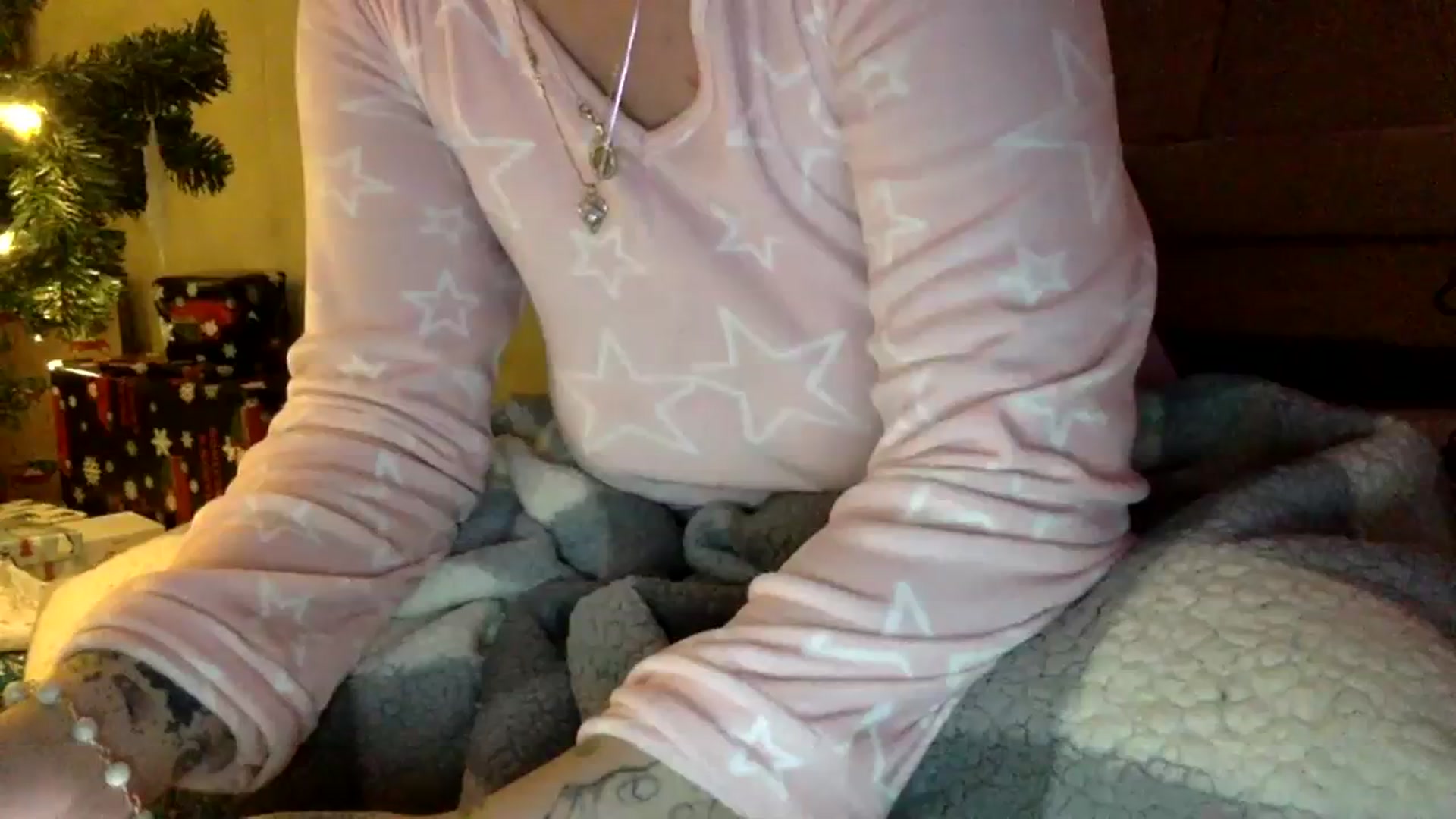 Gallery image thumbnail from DaniiAngel's myfreecams stream on, 12/18/2023, 04:00 image 15 of 20