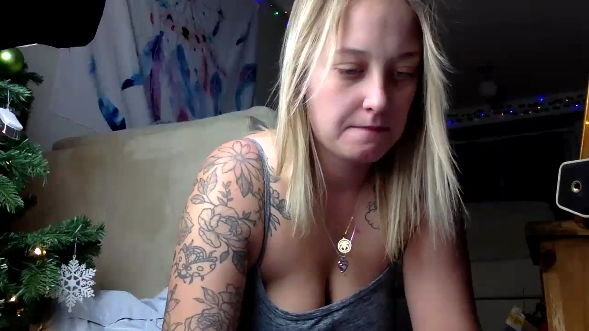 Gallery image thumbnail from DaniiAngel's myfreecams stream on, 12/19/2023, 01:34 image 7 of 20