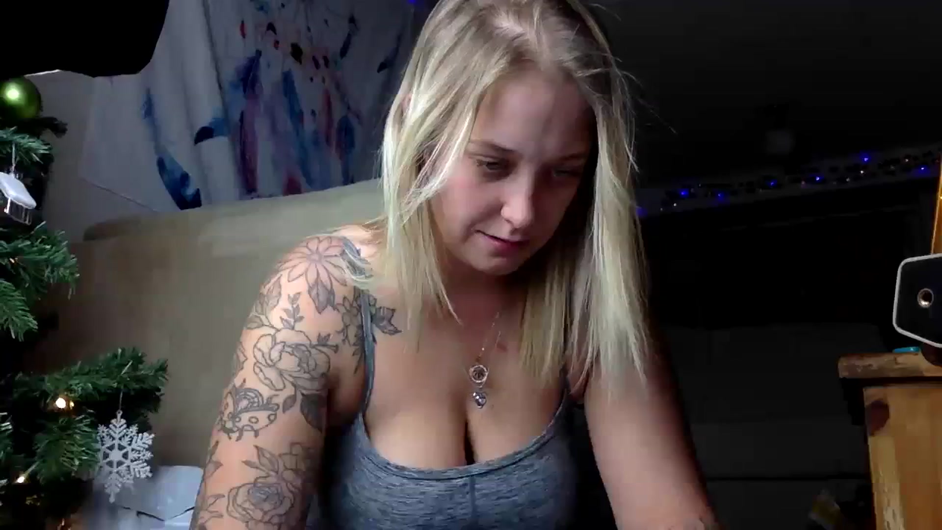 Gallery image thumbnail from DaniiAngel's myfreecams stream on, 12/19/2023, 01:34 image 20 of 20