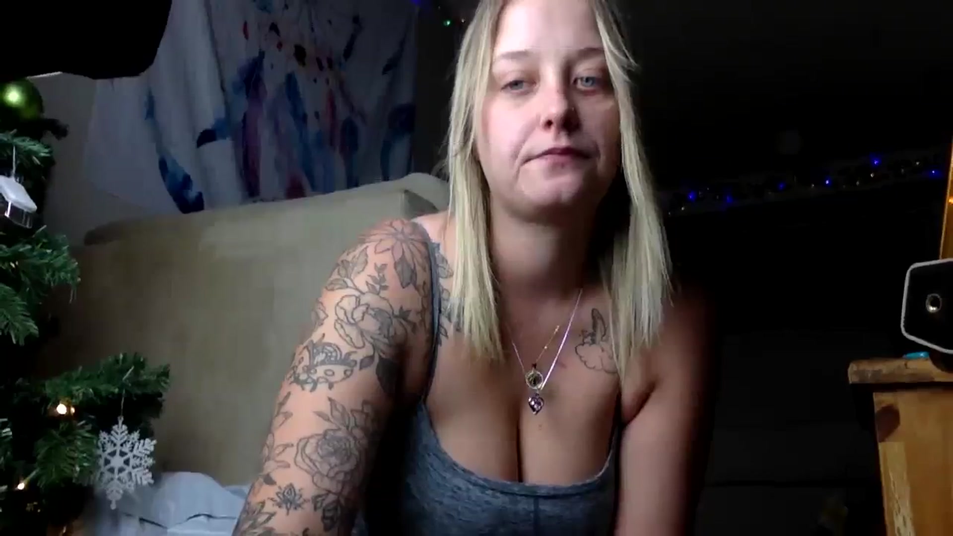 Gallery image thumbnail from DaniiAngel's myfreecams stream on, 12/19/2023, 01:34 image 14 of 20