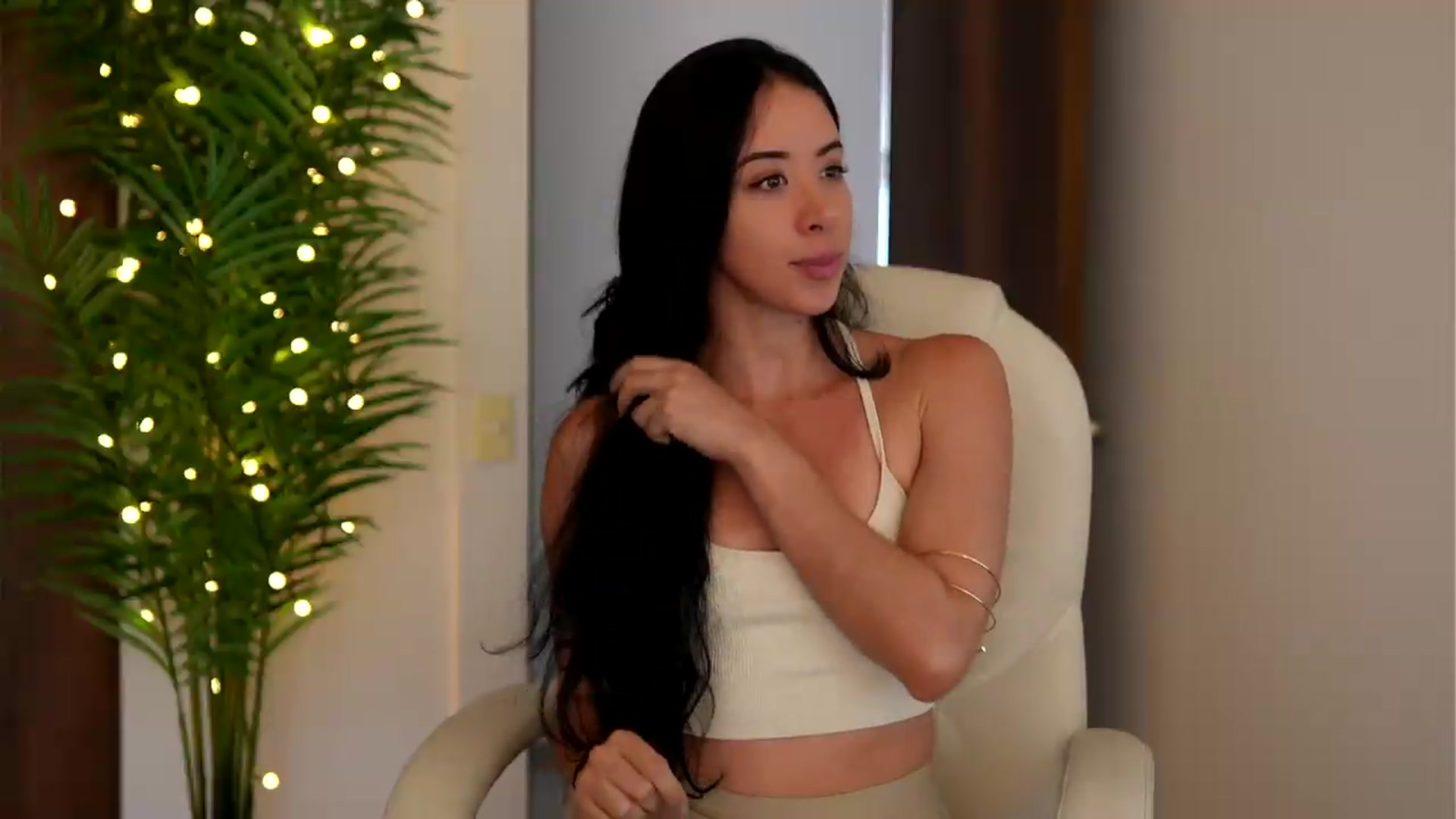 Gallery image thumbnail from DaniiG_'s myfreecams stream on, 06/04/2026, 20:41 image 19 of 20