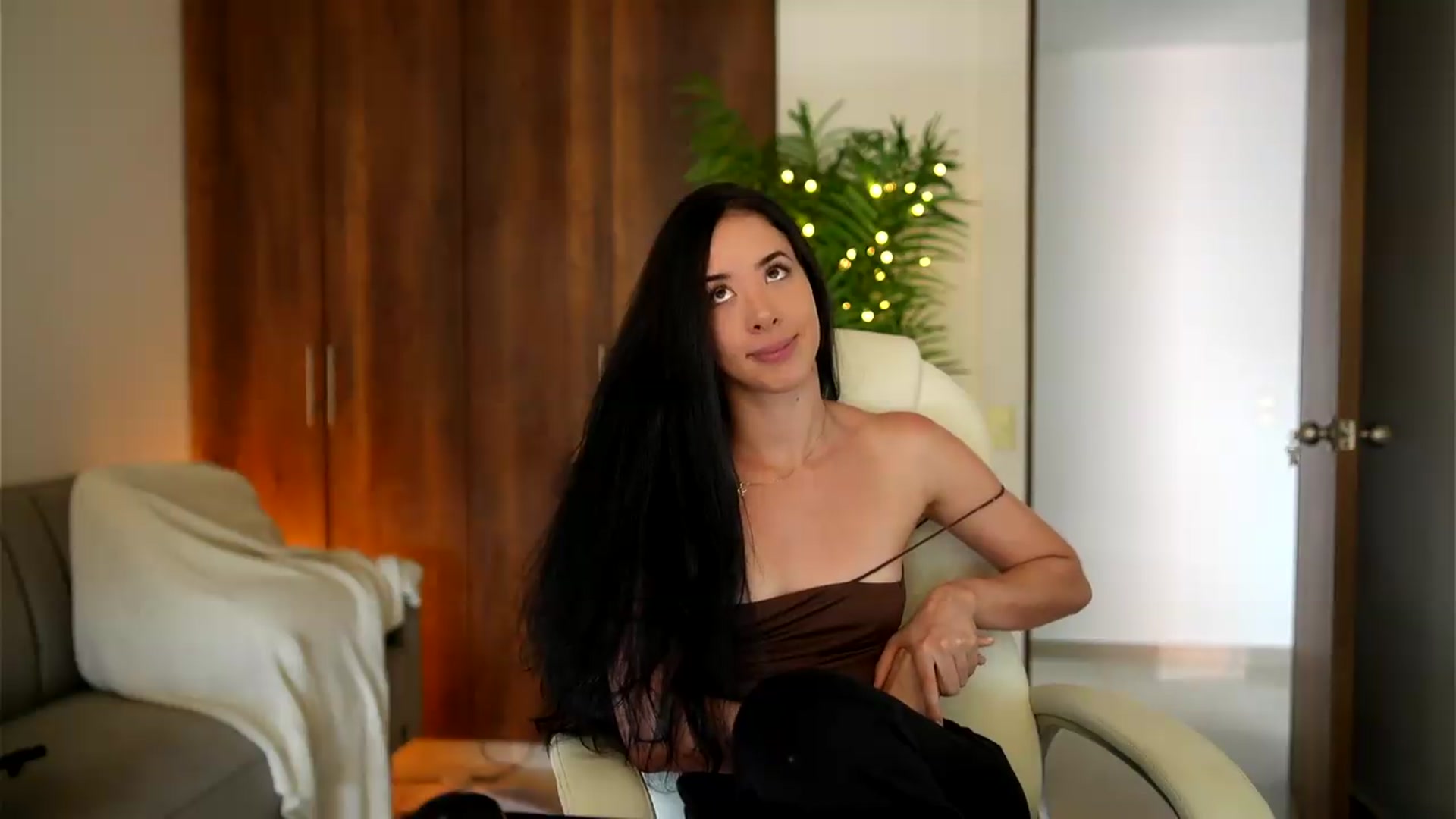 Gallery image thumbnail from DaniiG_'s myfreecams stream on, 06/29/2026, 20:51 image 16 of 20