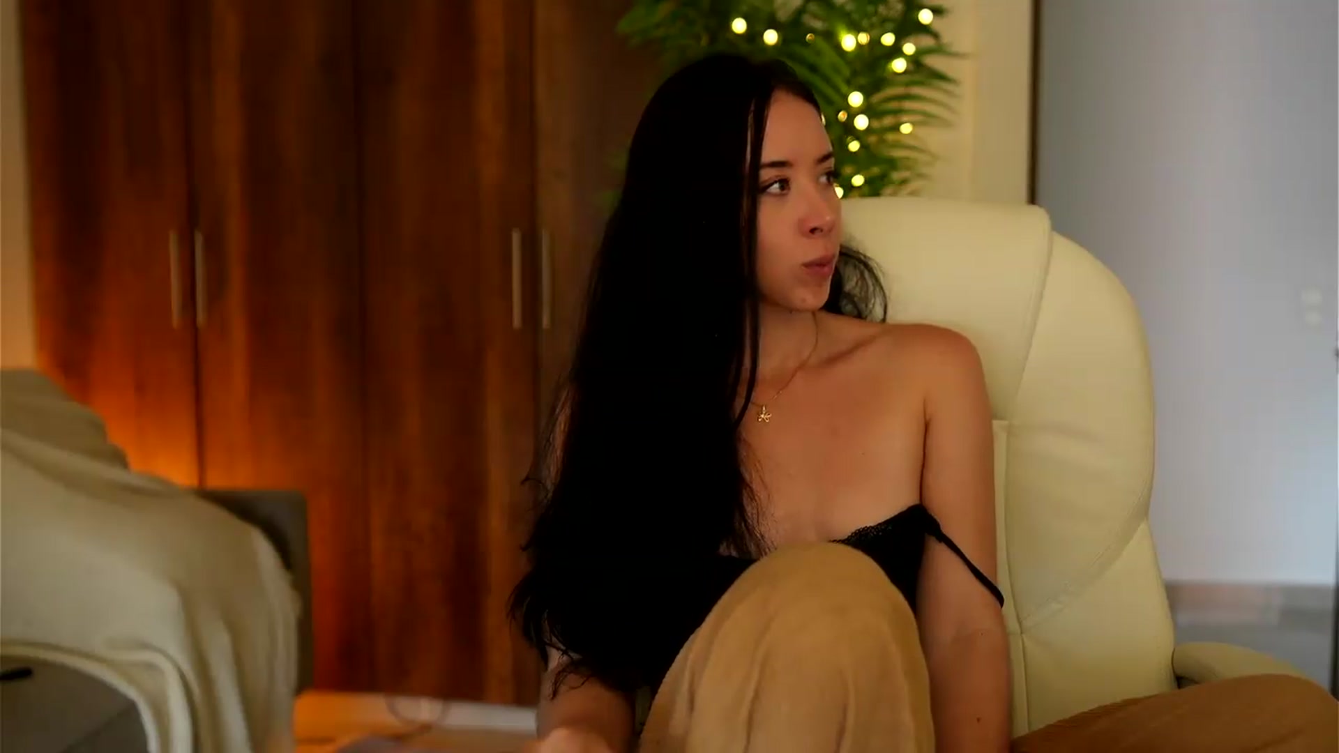 Gallery image thumbnail from DaniiG_'s myfreecams stream on, 07/01/2026, 21:13 image 19 of 20