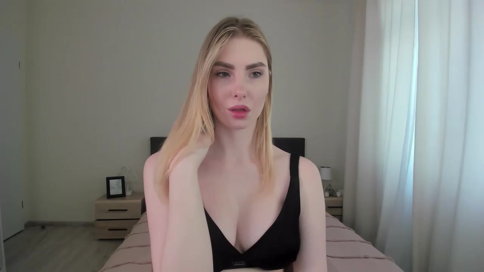 Gallery image thumbnail from DannaCelis's myfreecams stream on, 06/09/2023, 08:42 image 15 of 20
