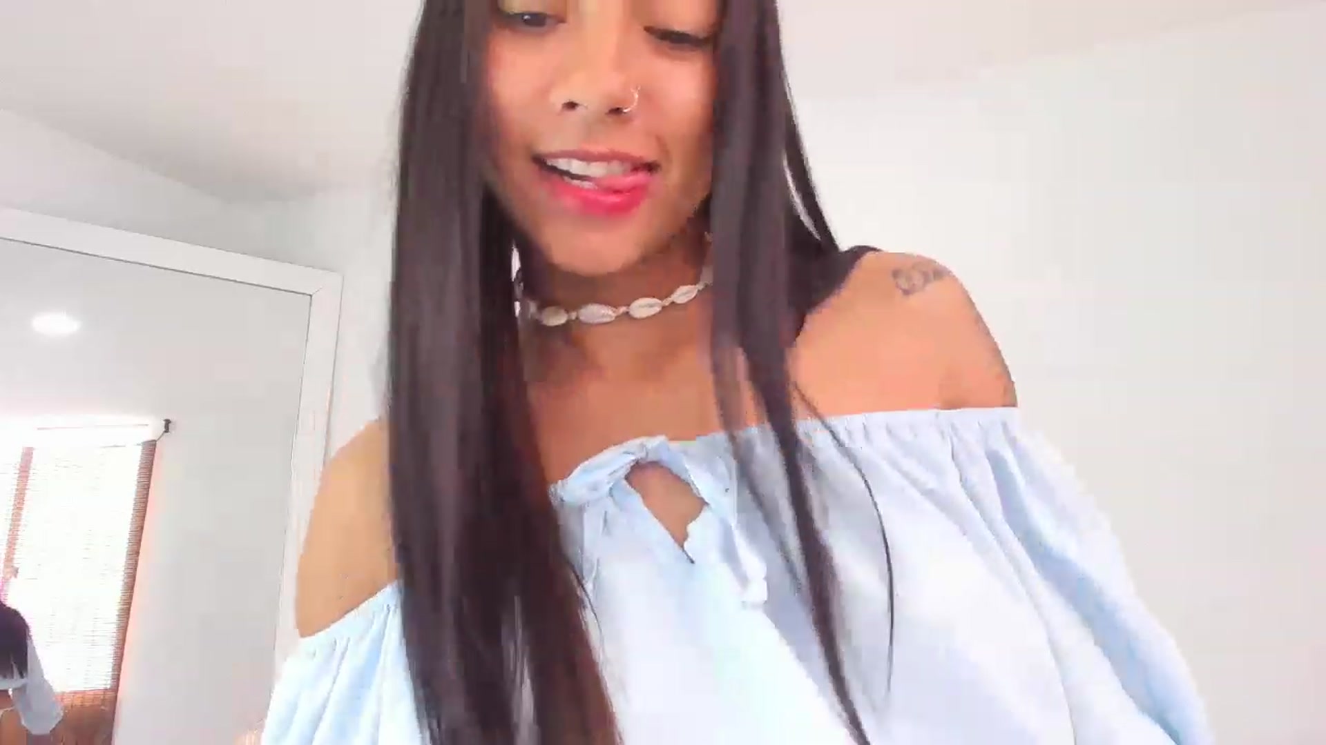 Gallery image thumbnail from Danna___'s myfreecams stream on, 11/17/2022, 21:11 image 15 of 20