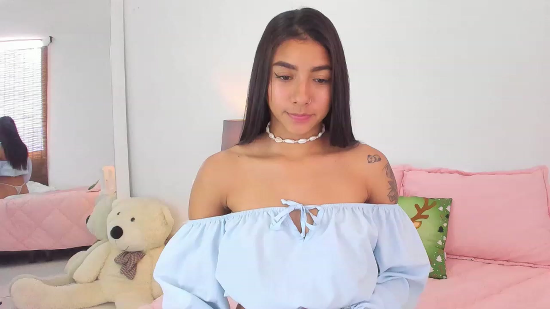 Gallery image thumbnail from Danna___'s myfreecams stream on, 11/17/2022, 21:11 image 1 of 20