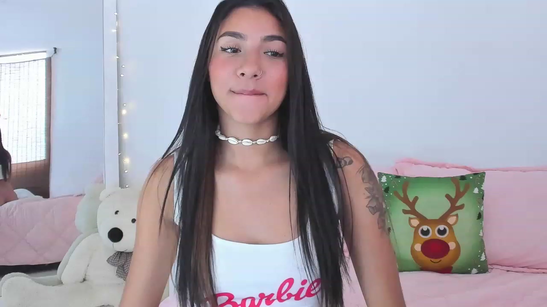 Gallery image thumbnail from Danna___'s myfreecams stream on, 11/21/2022, 21:34 image 7 of 20