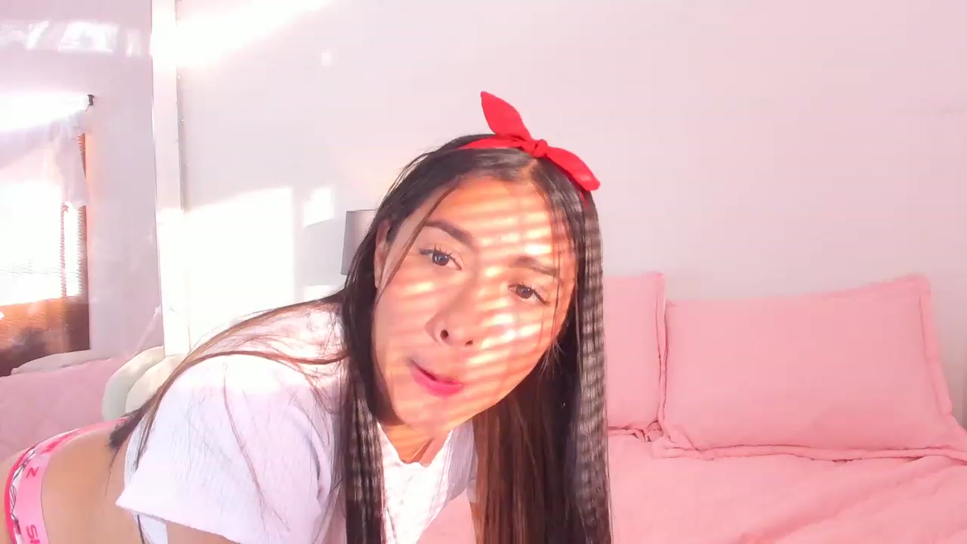 Gallery image thumbnail from Danna___'s myfreecams stream on, 11/25/2022, 22:16 image 8 of 20