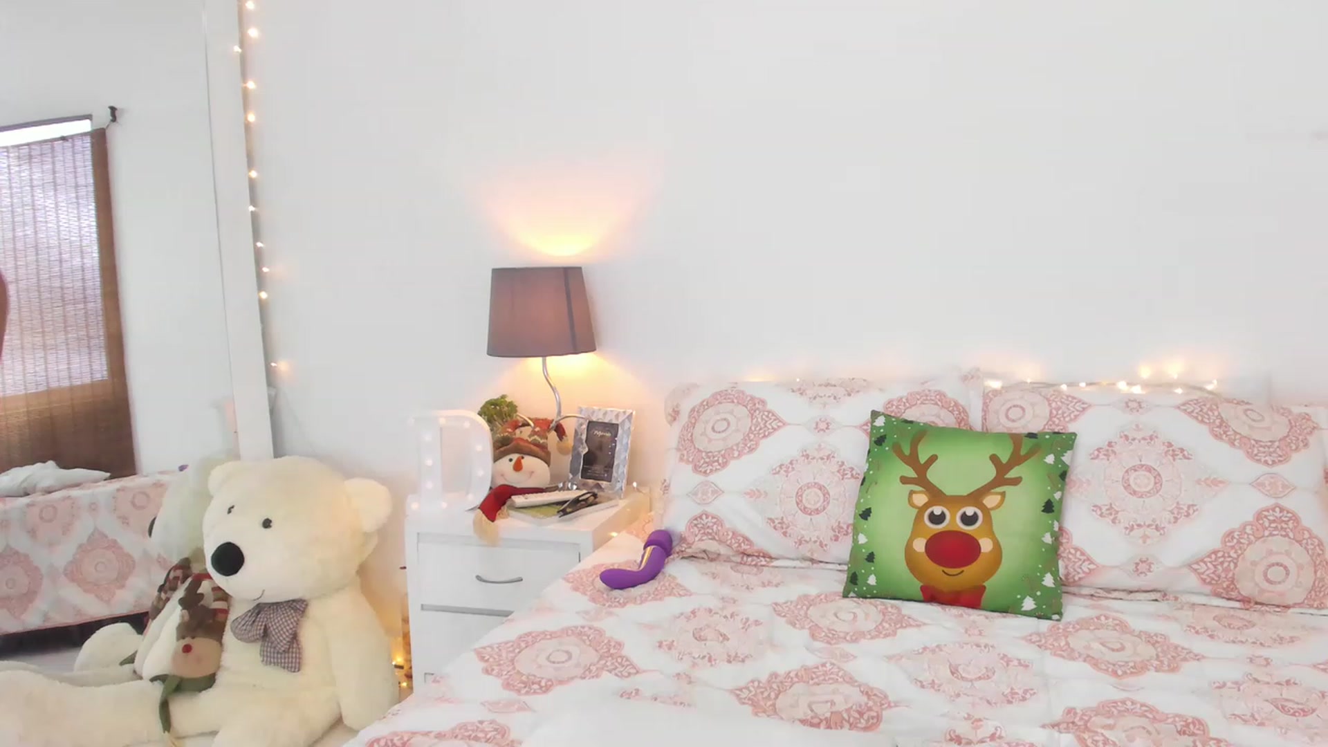 Gallery image thumbnail from Danna___'s myfreecams stream on, 11/28/2022, 21:59 image 14 of 20