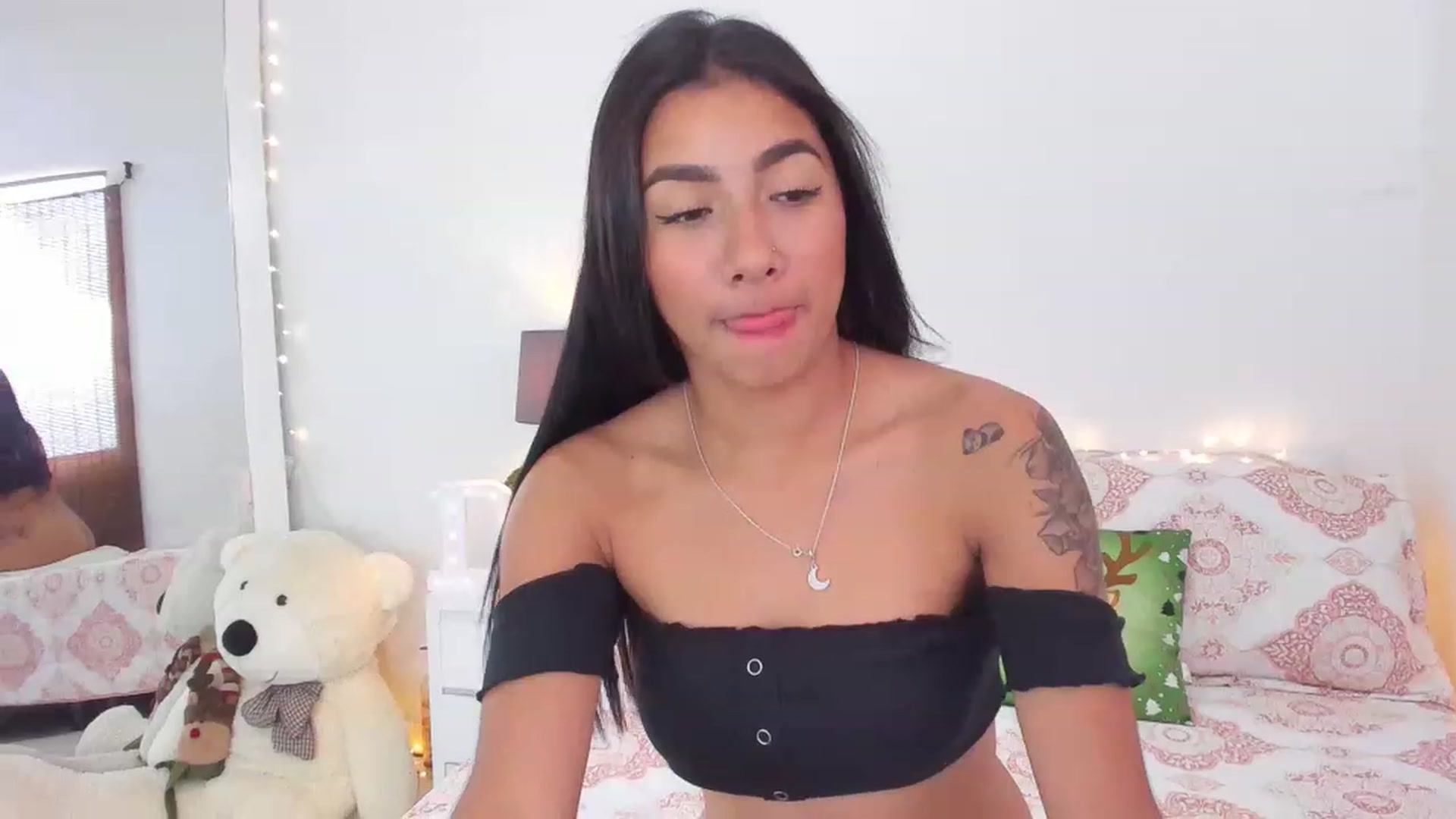 Gallery image thumbnail from Danna___'s myfreecams stream on, 11/28/2022, 21:59 image 9 of 20