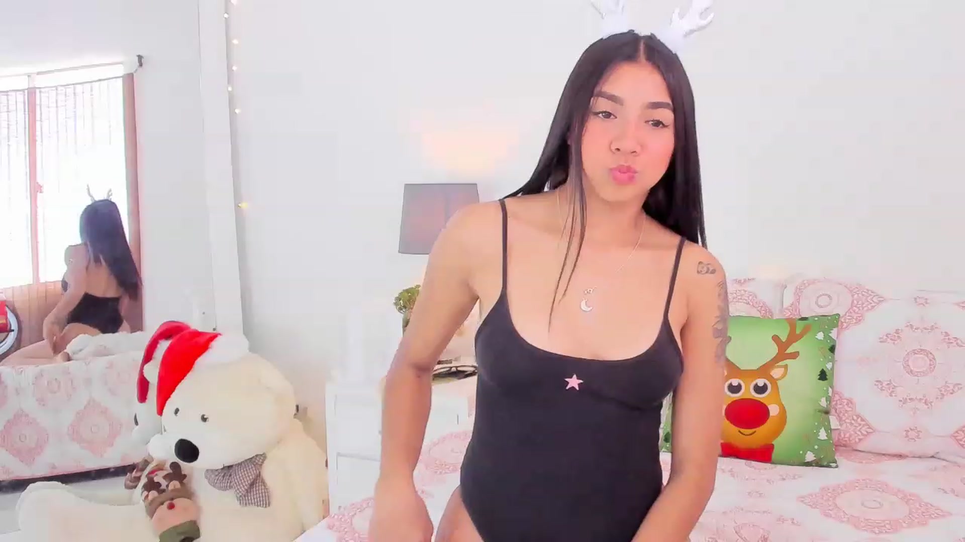 Gallery image thumbnail from Danna___'s myfreecams stream on, 12/03/2022, 15:09 image 13 of 20