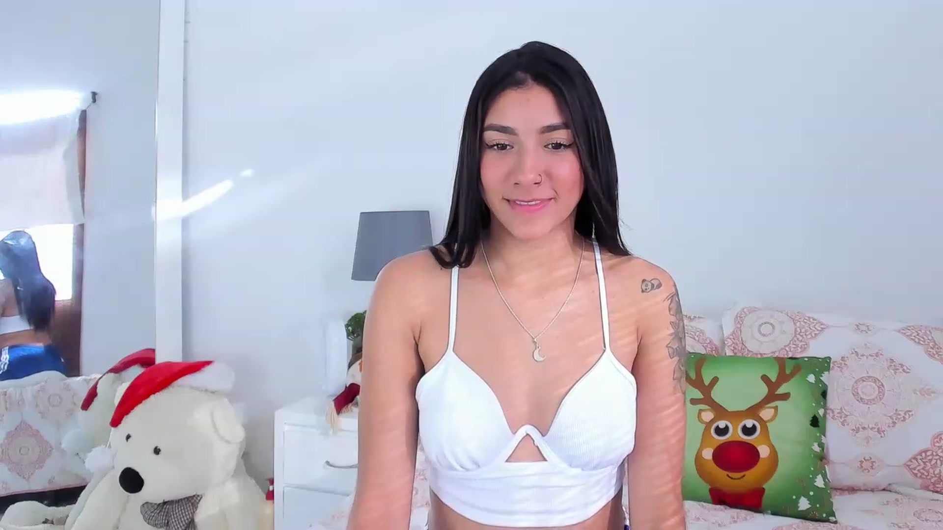 Gallery image thumbnail from Danna___'s myfreecams stream on, 12/05/2022, 22:24 image 4 of 20