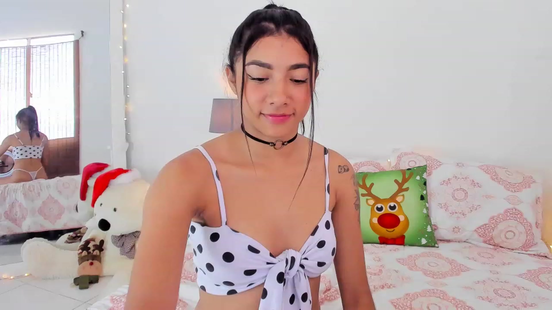 Gallery image thumbnail from Danna___'s myfreecams stream on, 12/07/2022, 17:04 image 12 of 20