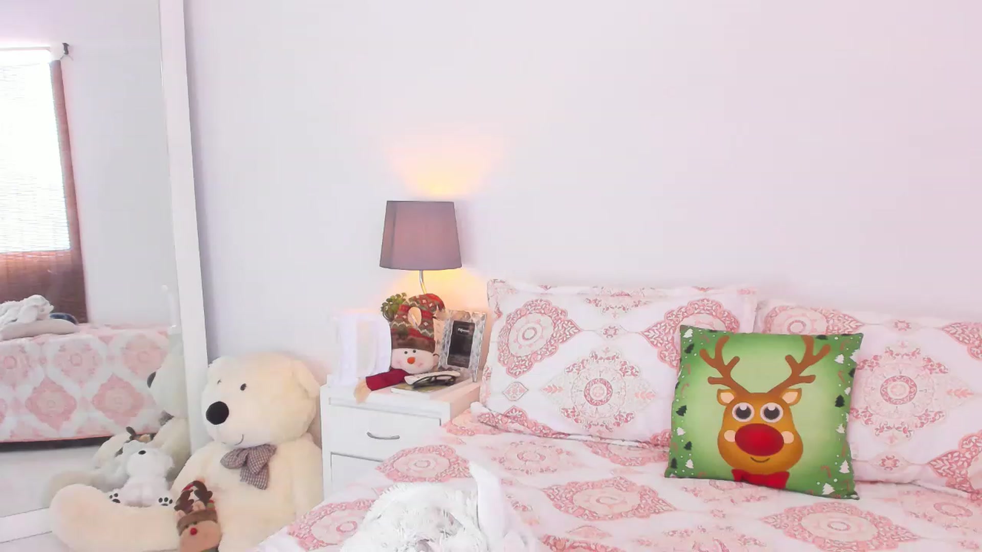 Gallery image thumbnail from Danna___'s myfreecams stream on, 12/16/2022, 17:40 image 11 of 20