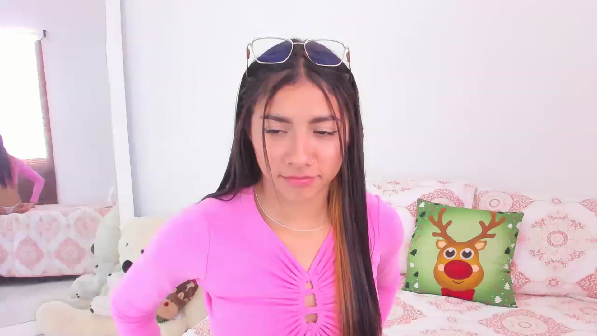 Gallery image thumbnail from Danna___'s myfreecams stream on, 12/19/2022, 19:44 image 17 of 20