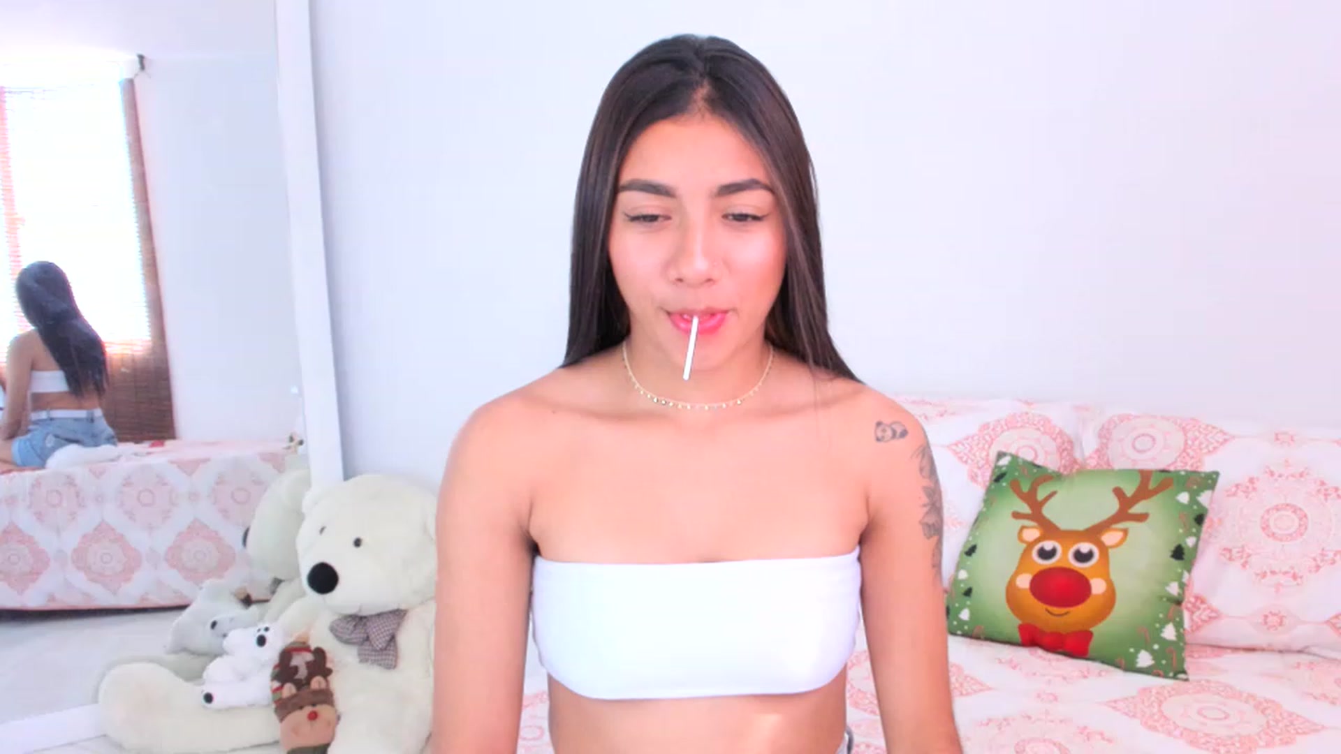 Gallery image thumbnail from Danna___'s myfreecams stream on, 12/21/2022, 20:35 image 4 of 20