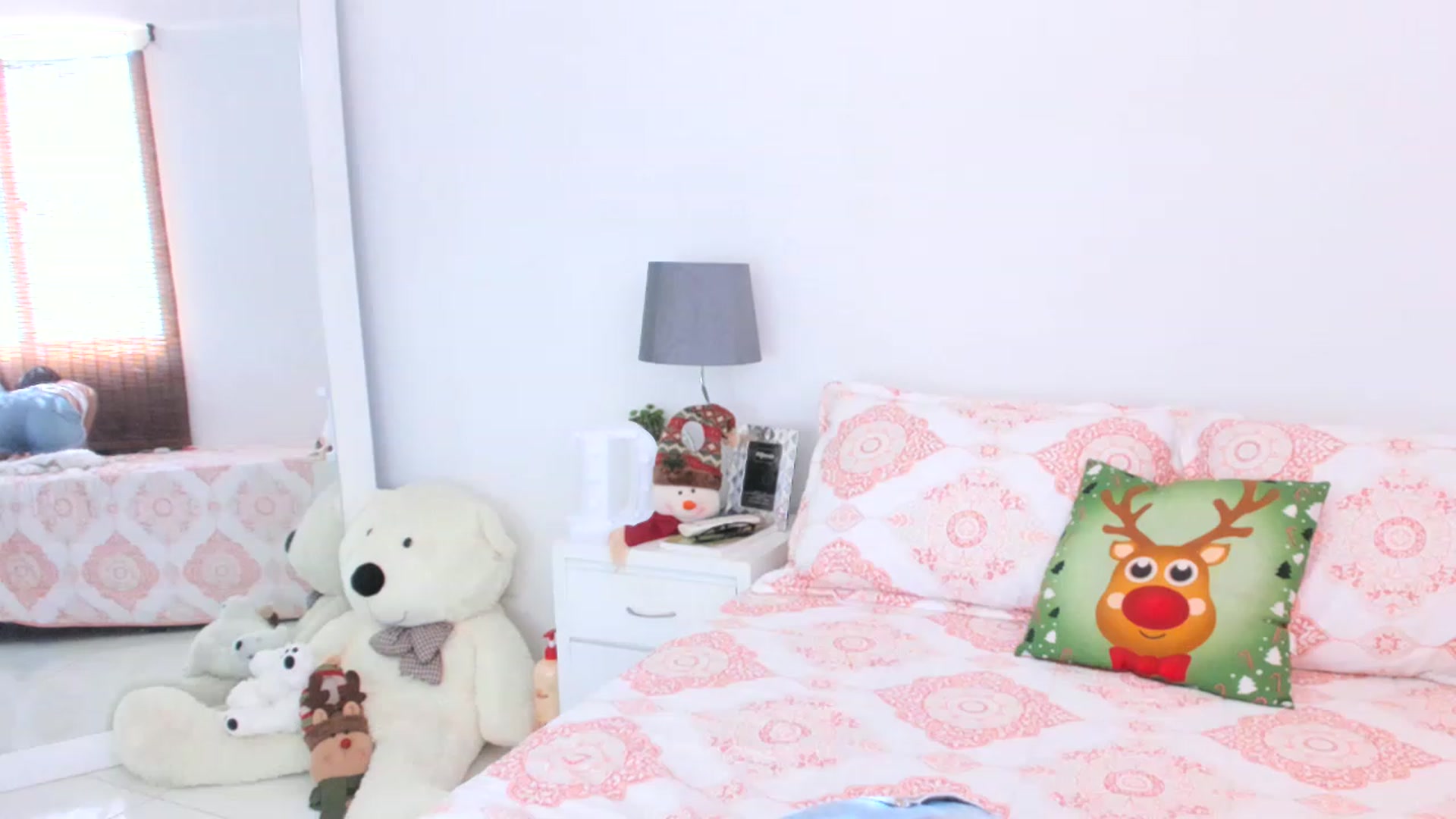 Gallery image thumbnail from Danna___'s myfreecams stream on, 12/21/2022, 20:35 image 6 of 20