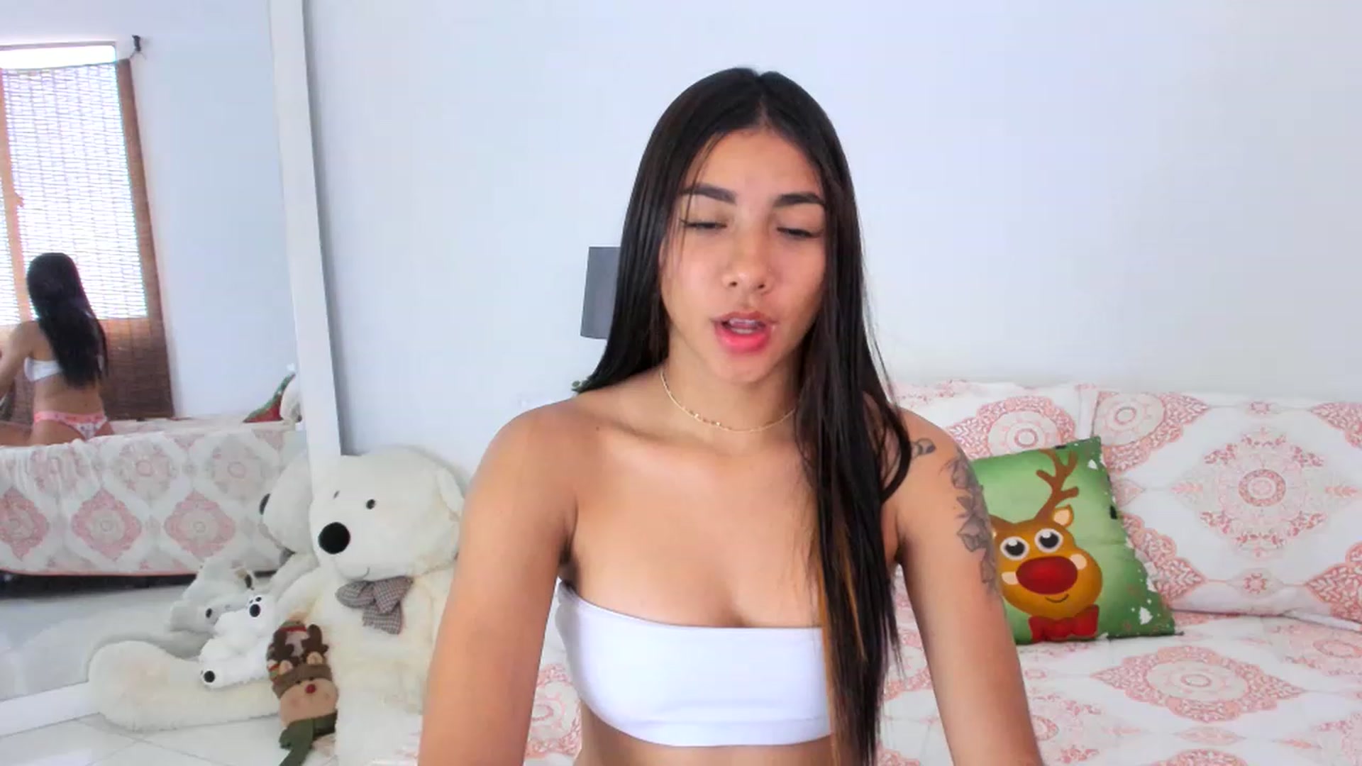 Gallery image thumbnail from Danna___'s myfreecams stream on, 12/21/2022, 20:35 image 19 of 20