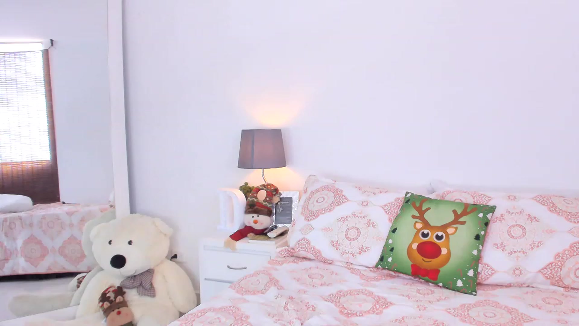 Gallery image thumbnail from Danna___'s myfreecams stream on, 12/28/2022, 18:44 image 5 of 20