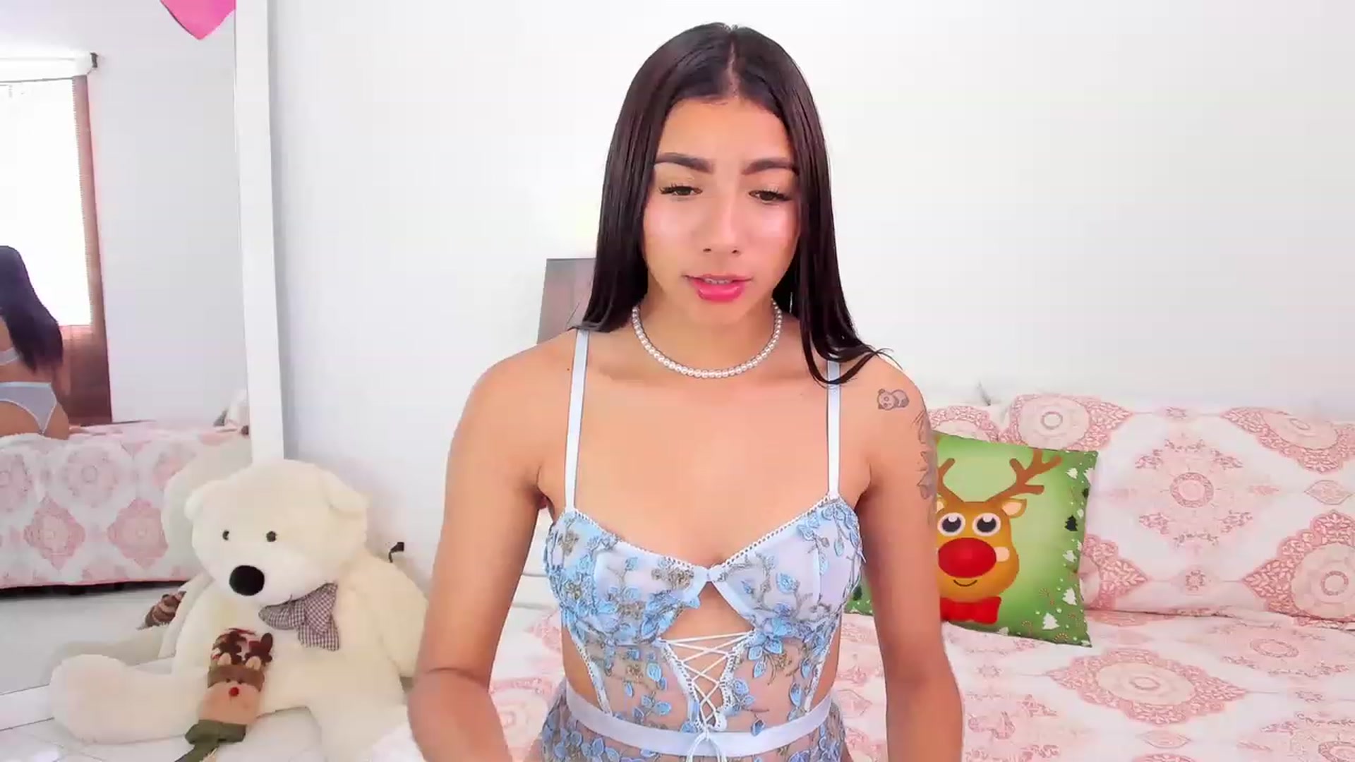 Gallery image thumbnail from Danna___'s myfreecams stream on, 12/29/2022, 20:15 image 3 of 20