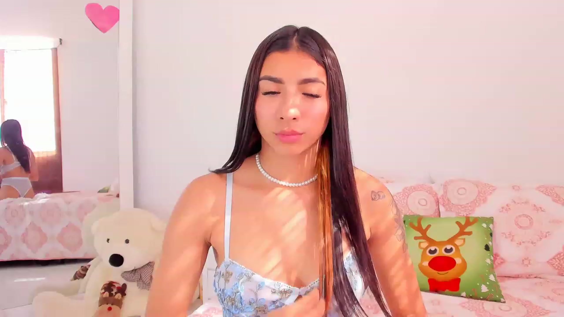Gallery image thumbnail from Danna___'s myfreecams stream on, 12/29/2022, 20:15 image 12 of 20