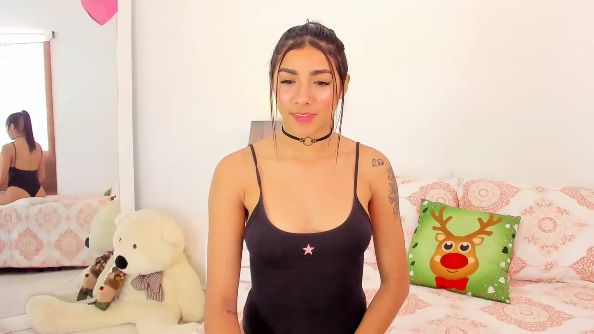 Gallery image thumbnail from Danna___'s myfreecams stream on, 12/30/2022, 15:36 image 14 of 20