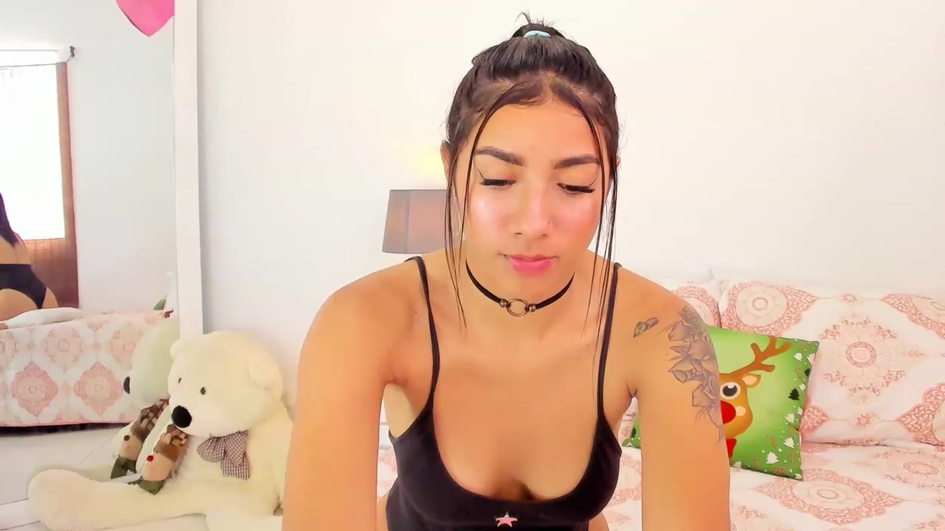 Gallery image thumbnail from Danna___'s myfreecams stream on, 12/30/2022, 15:36 image 12 of 20