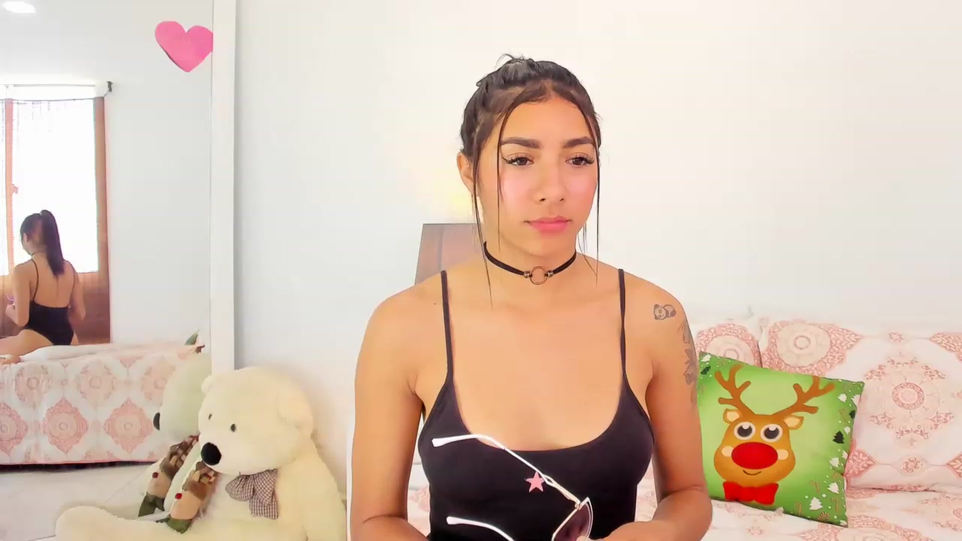 Gallery image thumbnail from Danna___'s myfreecams stream on, 12/30/2022, 15:36 image 10 of 20