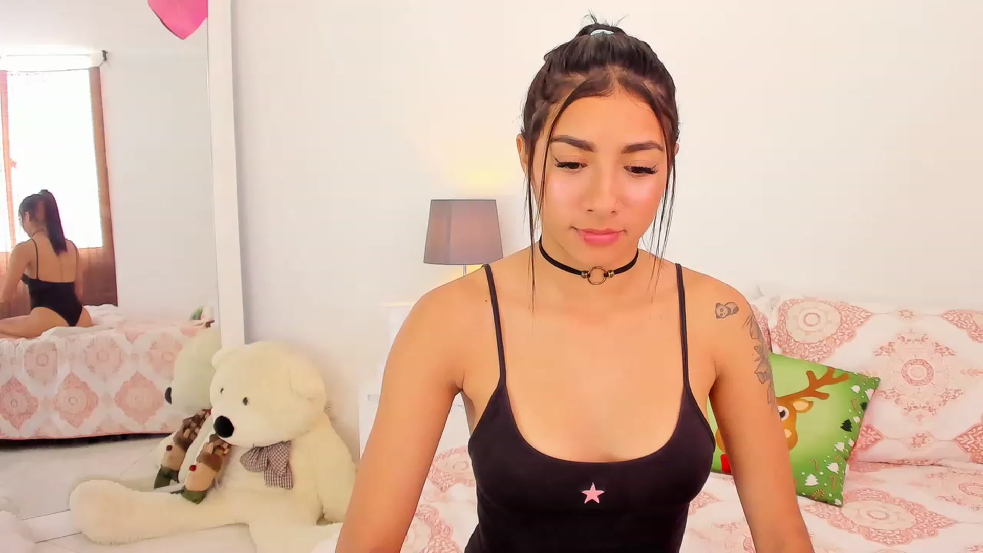 Gallery image thumbnail from Danna___'s myfreecams stream on, 12/30/2022, 16:43 image 10 of 20