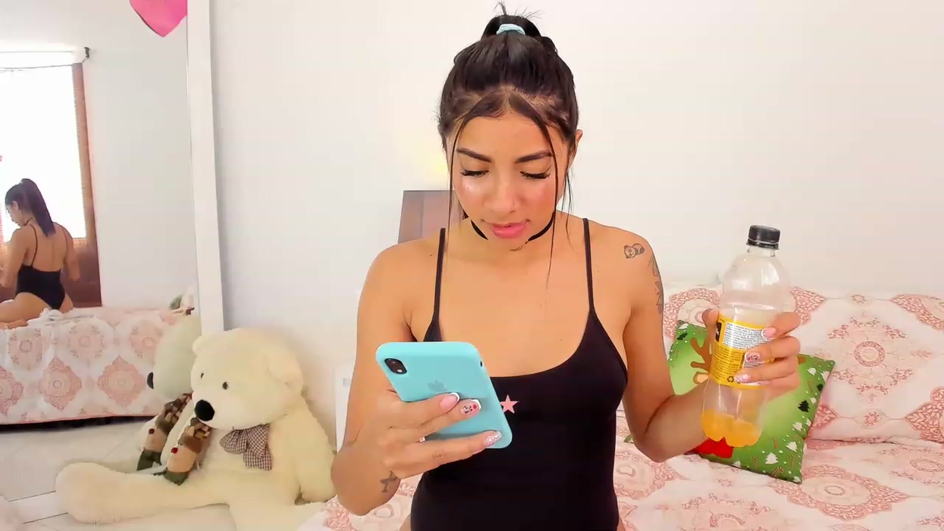 Gallery image thumbnail from Danna___'s myfreecams stream on, 12/30/2022, 16:43 image 19 of 20