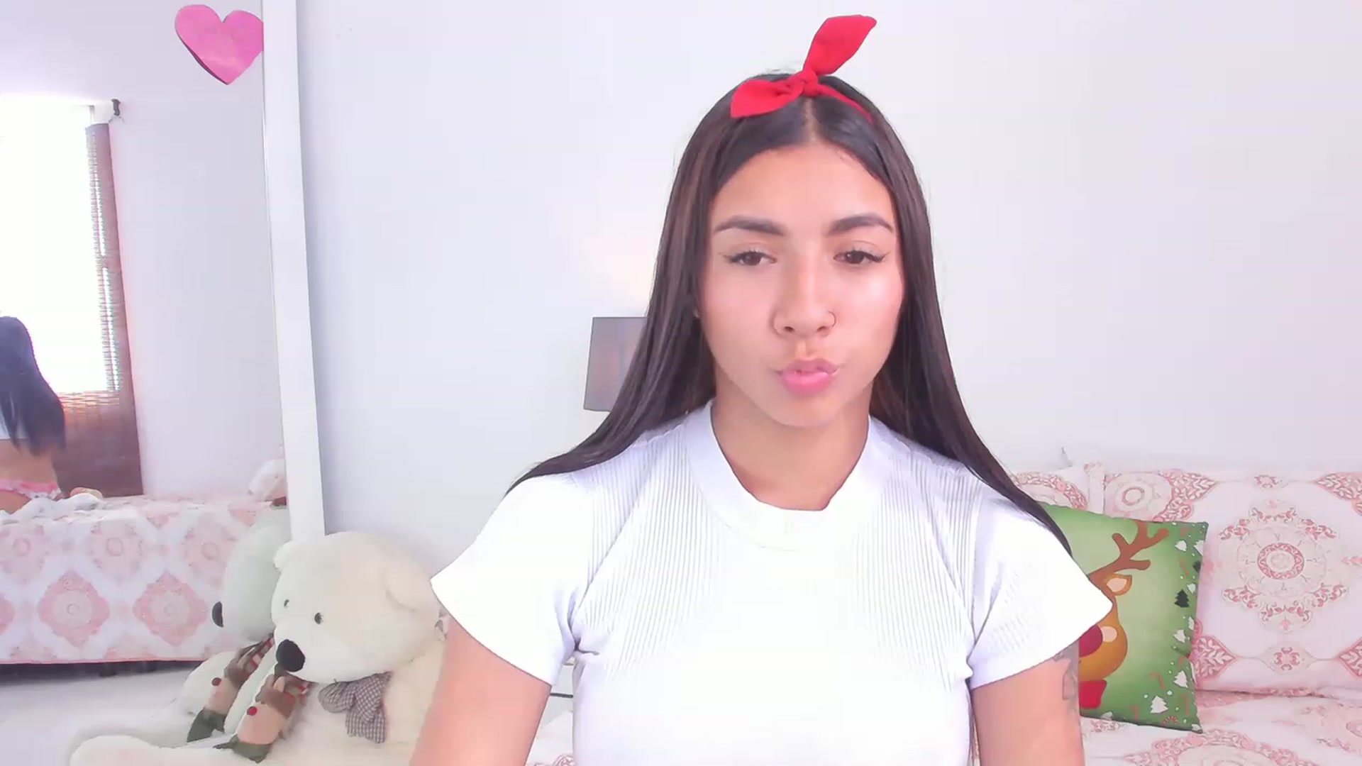 Gallery image thumbnail from Danna___'s myfreecams stream on, 01/04/2023, 20:13 image 17 of 20