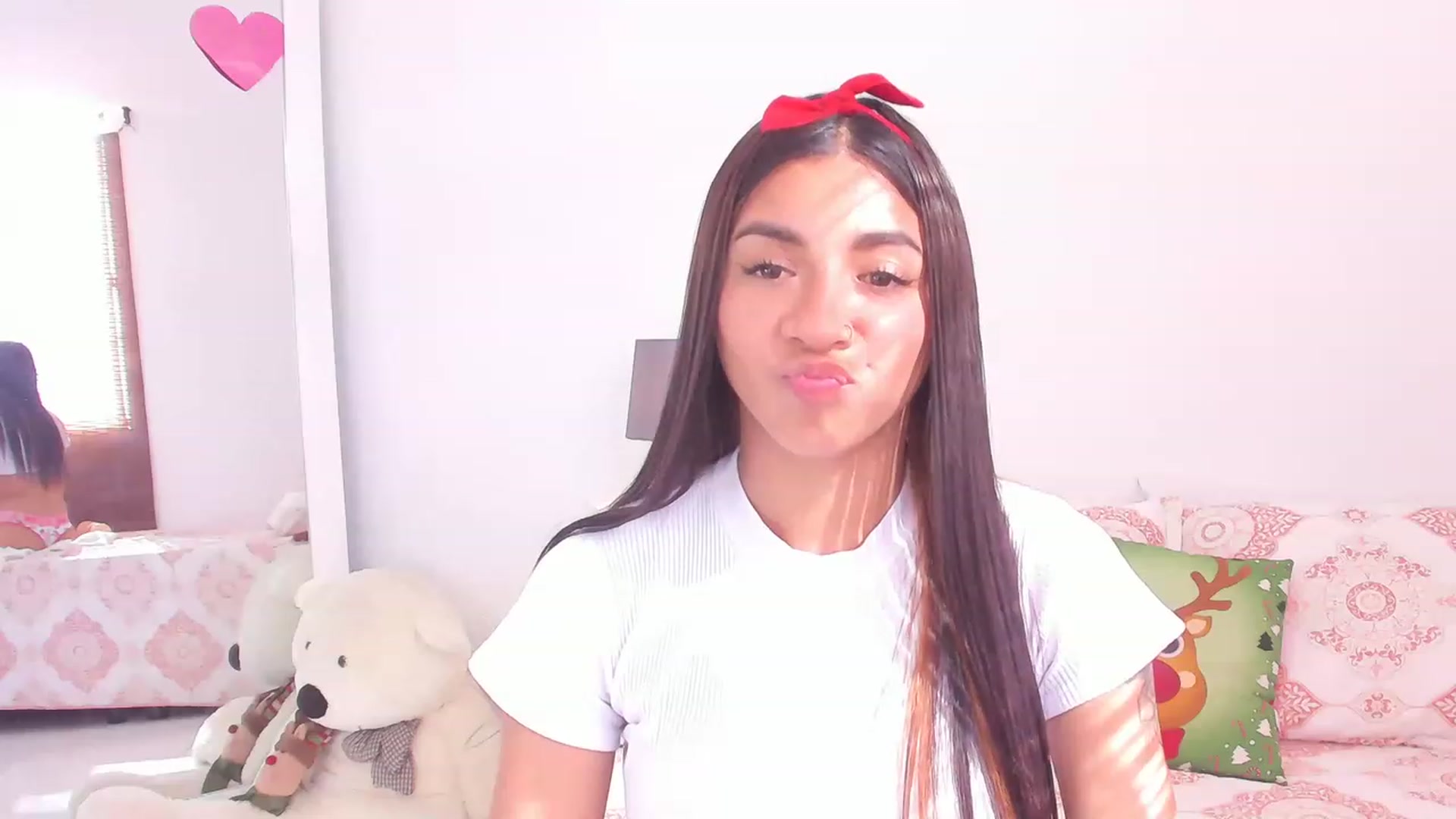 Gallery image thumbnail from Danna___'s myfreecams stream on, 01/04/2023, 20:13 image 19 of 20