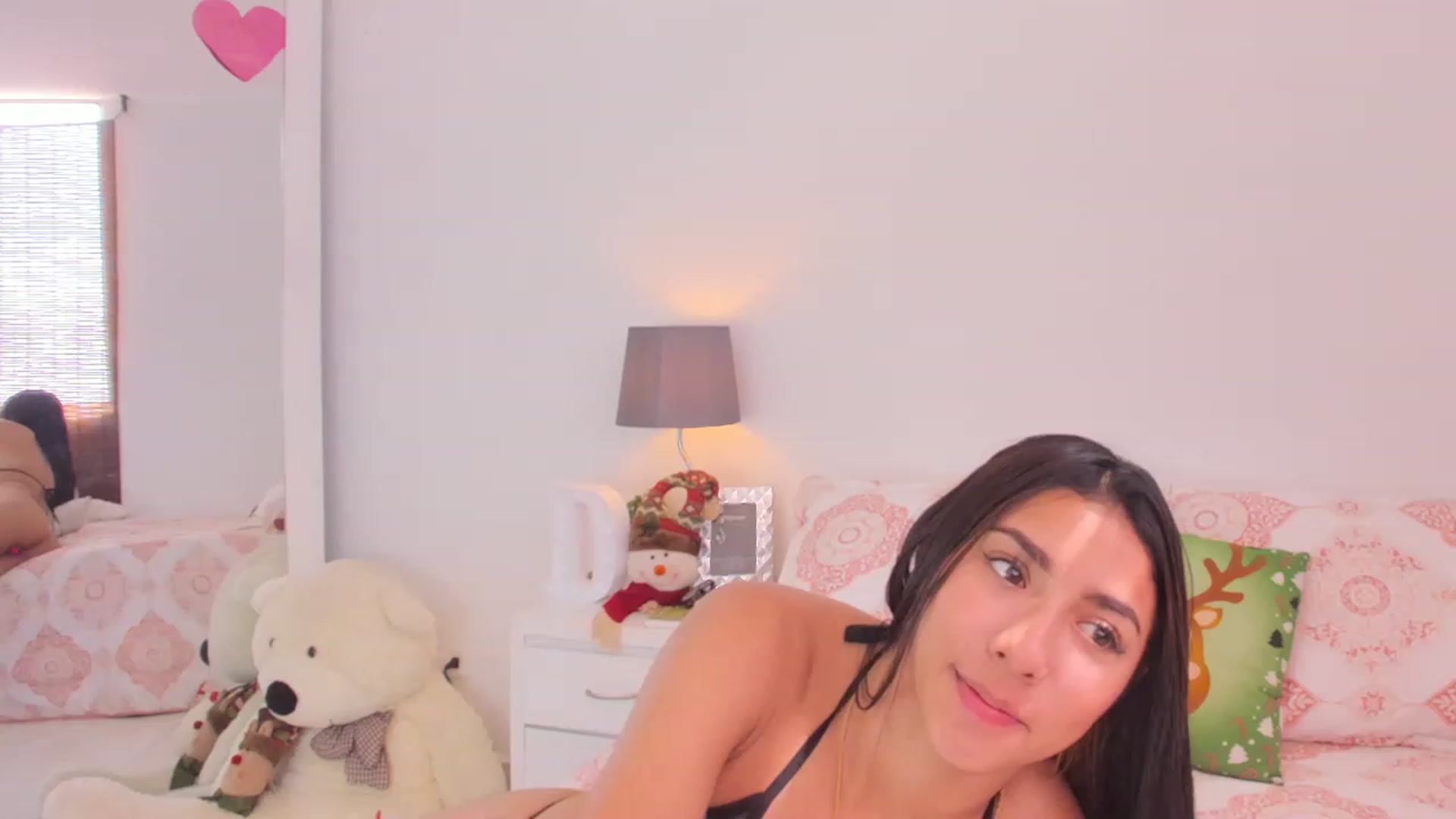 Gallery image thumbnail from Danna___'s myfreecams stream on, 01/05/2023, 19:03 image 10 of 20