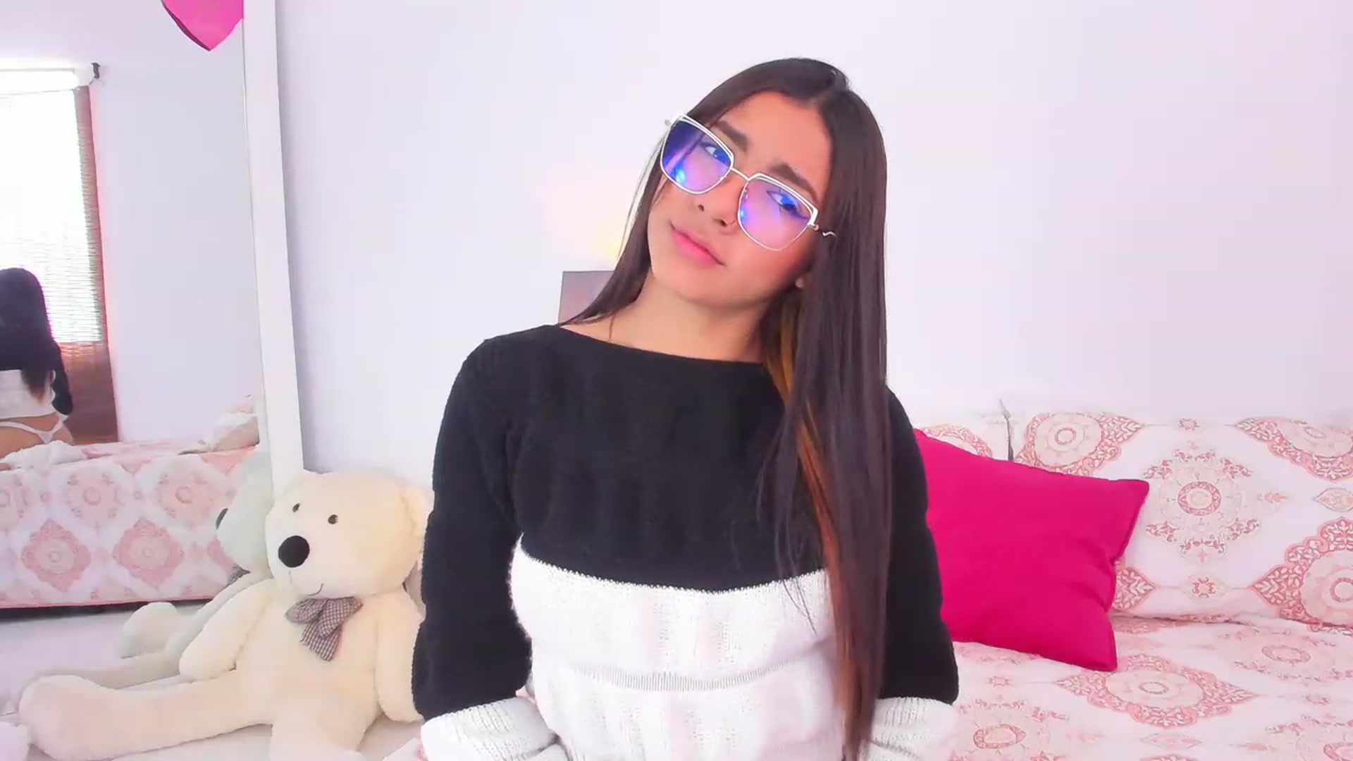 Gallery image thumbnail from Danna___'s myfreecams stream on, 01/07/2023, 16:43 image 19 of 20