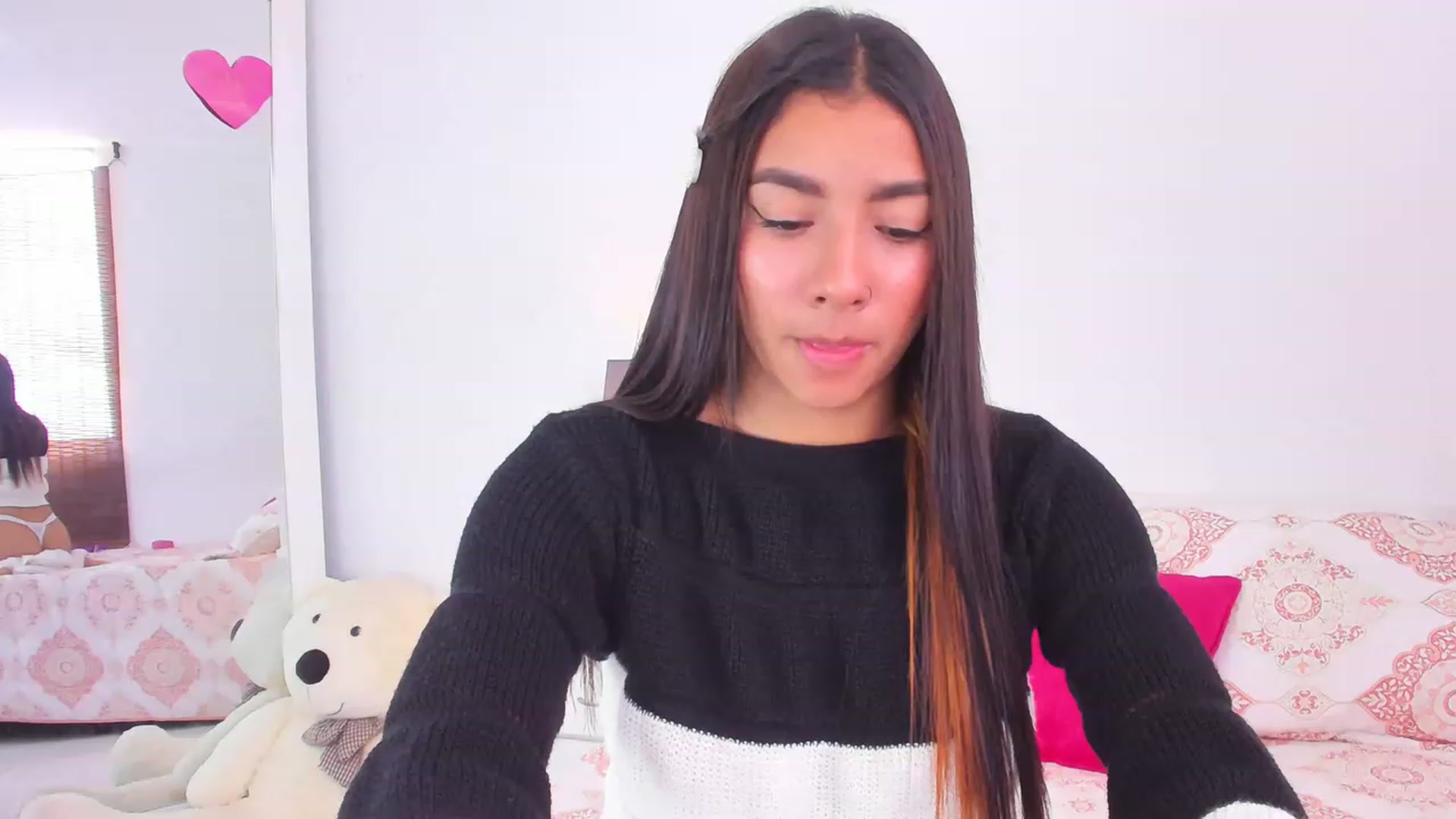 Gallery image thumbnail from Danna___'s myfreecams stream on, 01/07/2023, 16:43 image 4 of 20