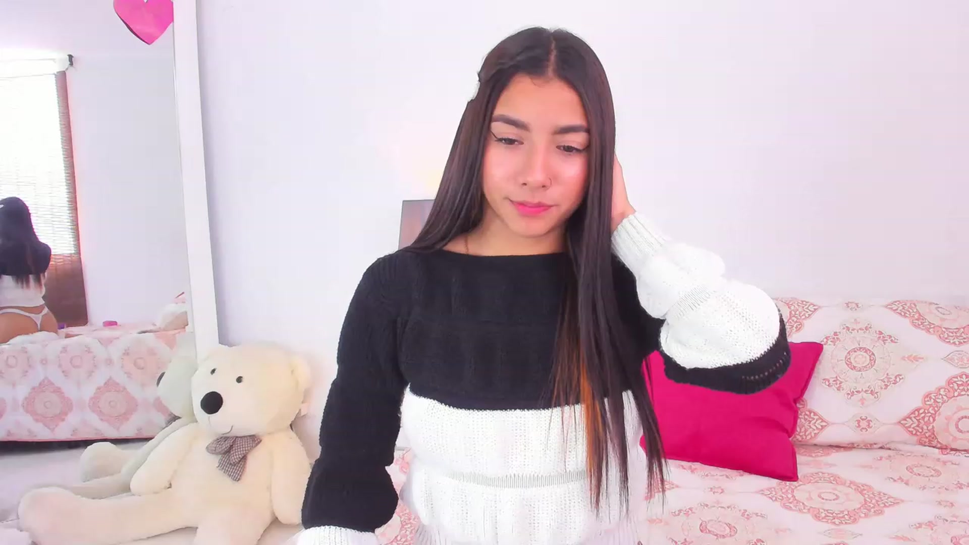 Gallery image thumbnail from Danna___'s myfreecams stream on, 01/07/2023, 16:43 image 5 of 20