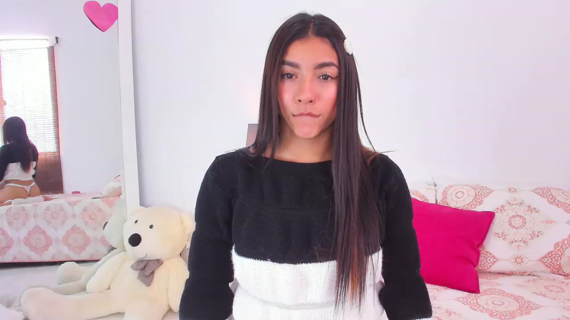 Gallery image thumbnail from Danna___'s myfreecams stream on, 01/07/2023, 16:43 image 15 of 20