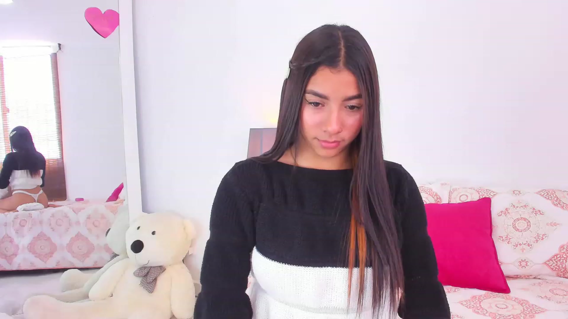 Gallery image thumbnail from Danna___'s myfreecams stream on, 01/07/2023, 16:43 image 2 of 20
