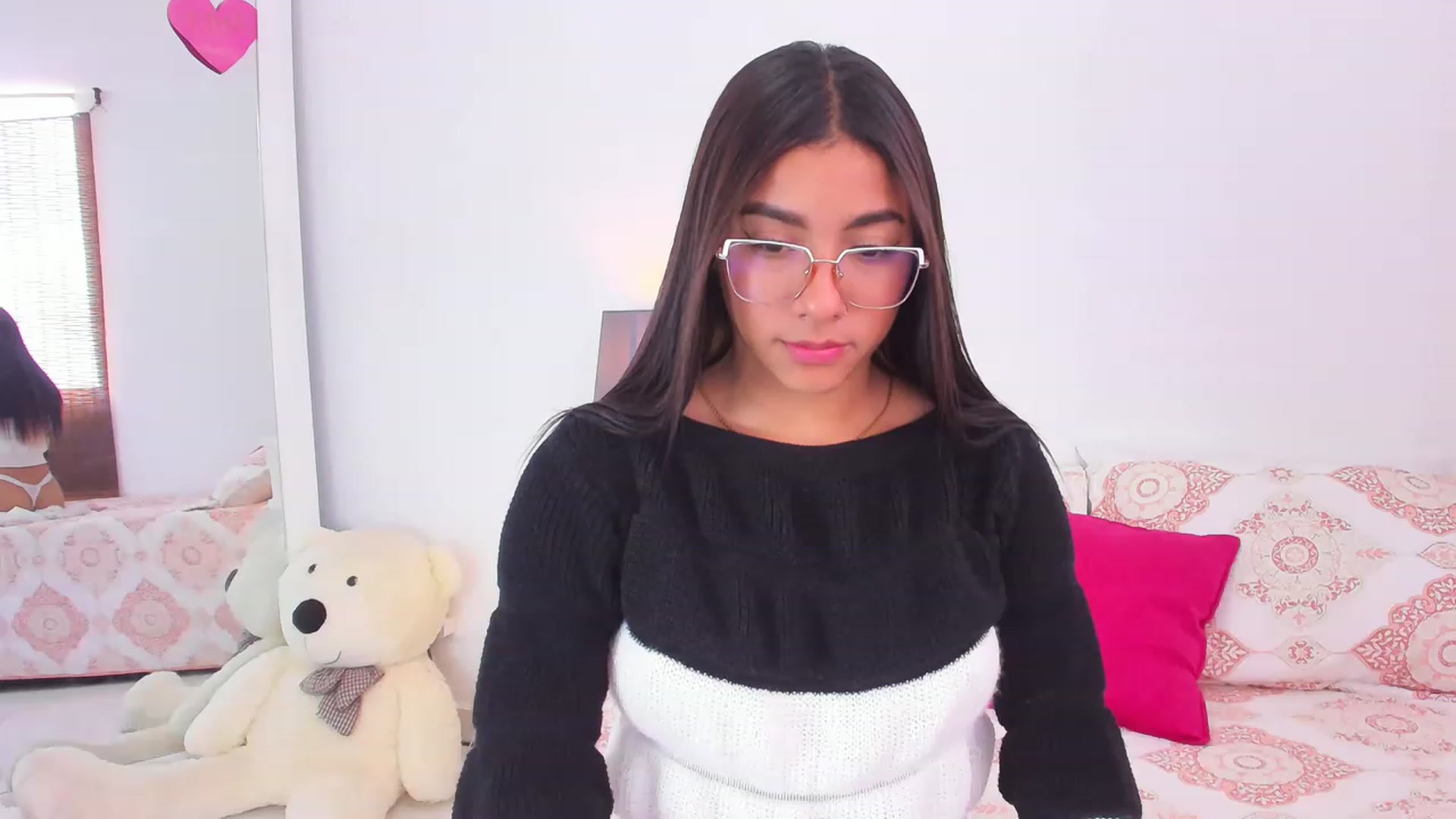 Gallery image thumbnail from Danna___'s myfreecams stream on, 01/07/2023, 17:08 image 13 of 20