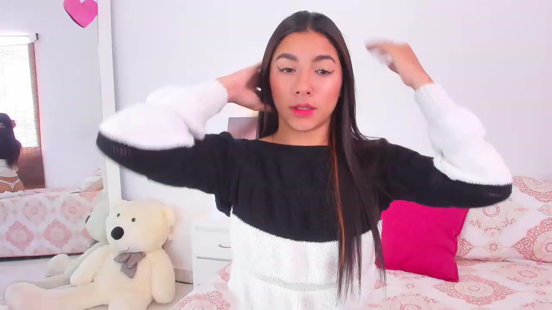 Gallery image thumbnail from Danna___'s myfreecams stream on, 01/07/2023, 17:08 image 7 of 20