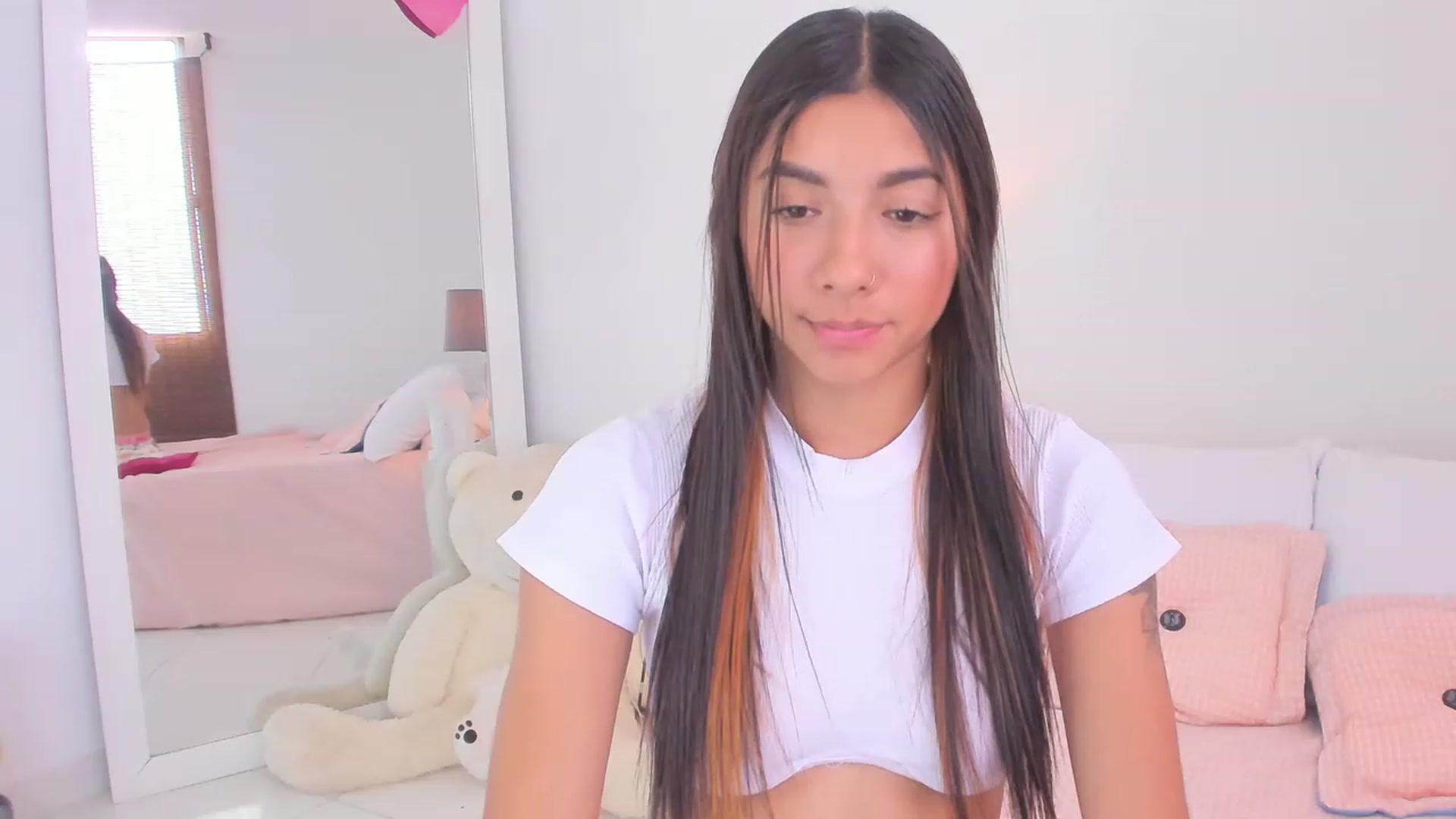 Gallery image thumbnail from Danna___'s myfreecams stream on, 02/02/2023, 20:29 image 17 of 20