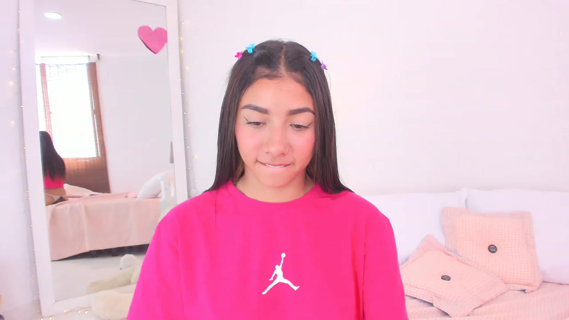 Gallery image thumbnail from Danna___'s myfreecams stream on, 02/07/2023, 17:34 image 7 of 20