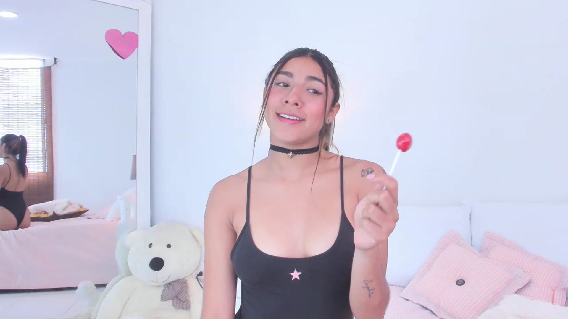 Gallery image thumbnail from Danna___'s myfreecams stream on, 02/10/2023, 17:05 image 7 of 20