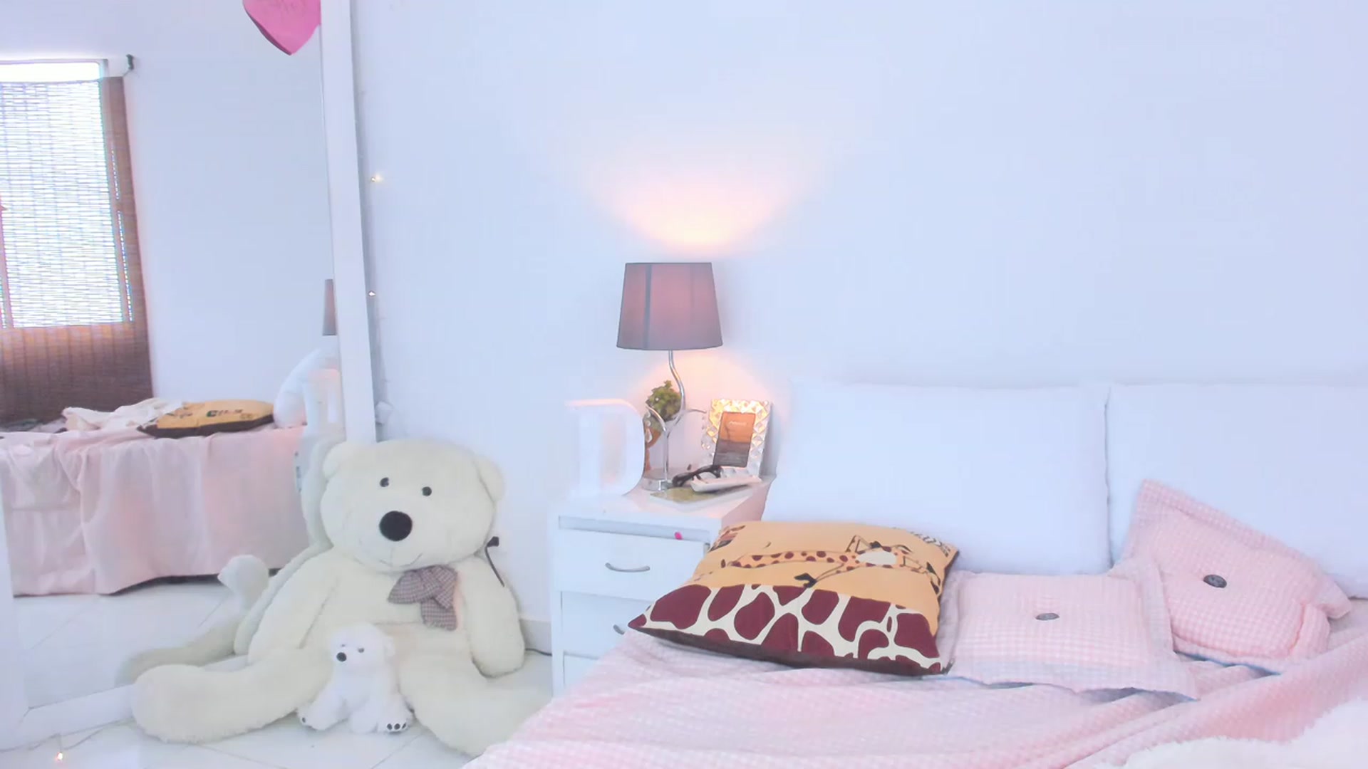 Gallery image thumbnail from Danna___'s myfreecams stream on, 02/11/2023, 16:45 image 13 of 20