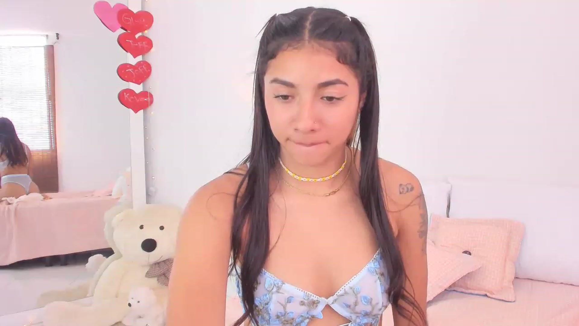 Gallery image thumbnail from Danna___'s myfreecams stream on, 02/15/2023, 17:30 image 16 of 20